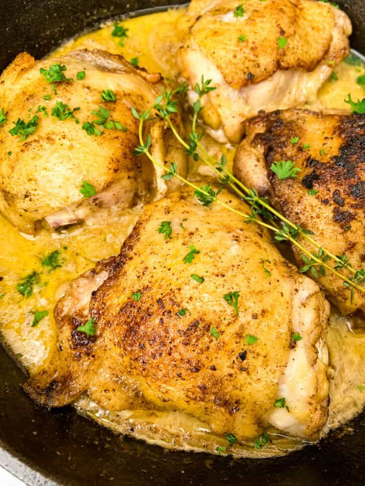 Soul Food Smothered Chicken Thighs + {VIDEO}