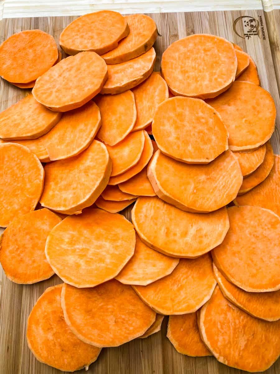 https://www.staysnatched.com/wp-content/uploads/2020/05/southern-candied-sweet-potatoes-3-1.jpg