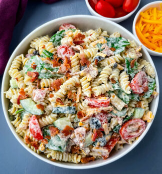 Creamy Bacon Ranch Pasta Salad + {VIDEO}