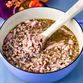 southern black eyed peas in a Dutch oven