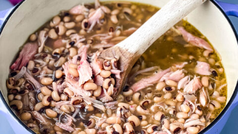 Slow Cooker Black Eyed Peas - Dinner at the Zoo