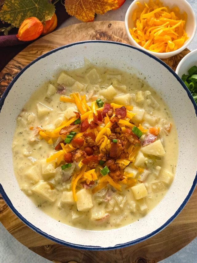 Slow Cooker Loaded Bacon and Potato Soup