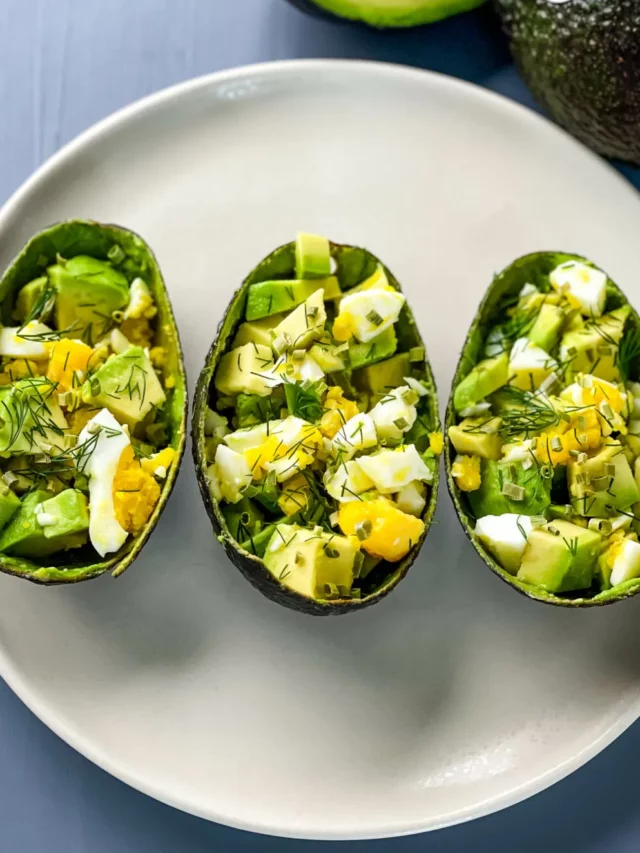 You’ll Make These Avocado Egg Cups ALL Summer!
