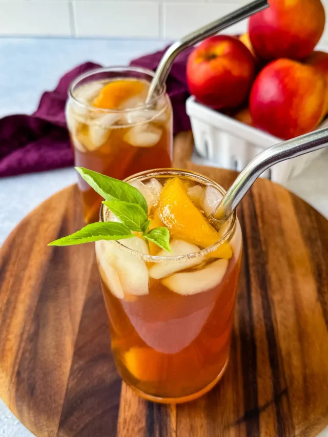 Refreshing Homemade Peach Iced Tea