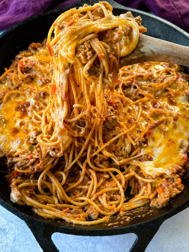 Baked Million Dollar Spaghetti – Family Favorite Recipe